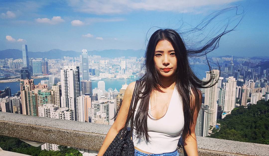 Soy Kim 不科学的身材令人惊诧