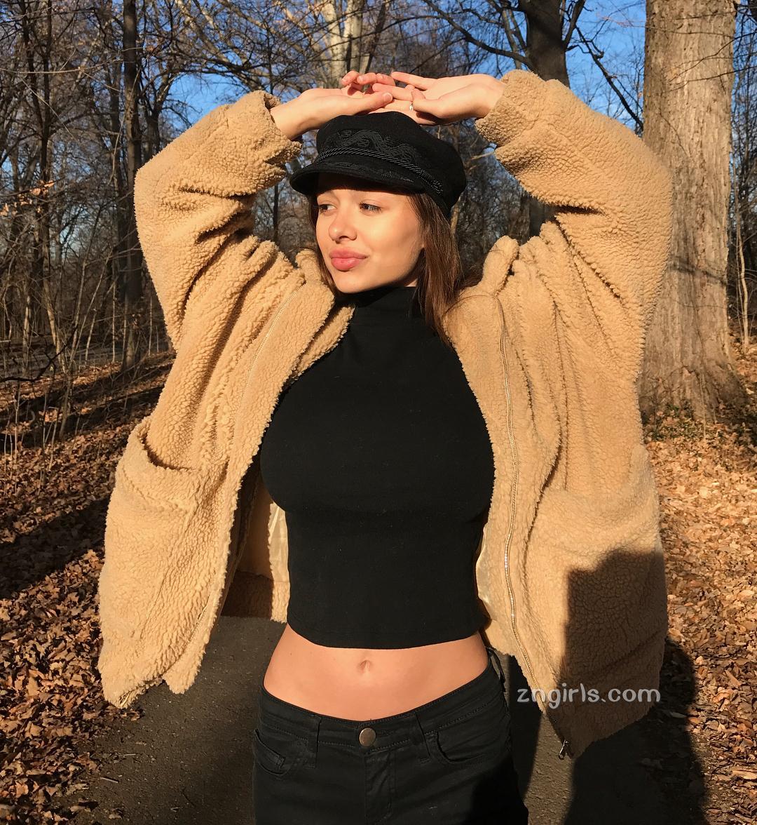 鬼妹版宇都宫Sophie Mudd，超强劲事业线晃动到头晕
