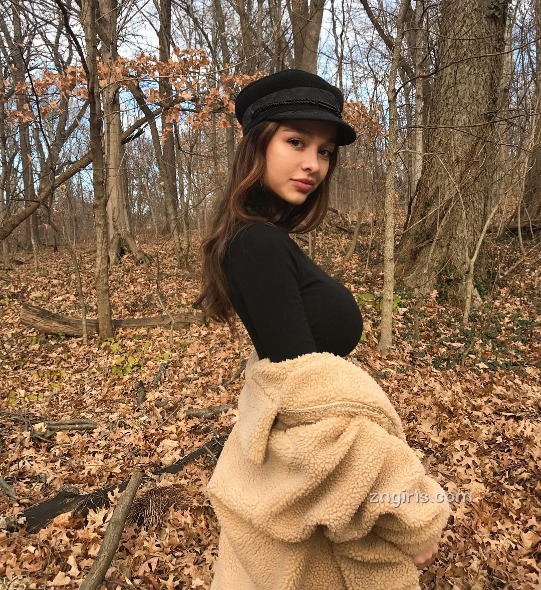 鬼妹版宇都宫Sophie Mudd，超强劲事业线晃动到头晕