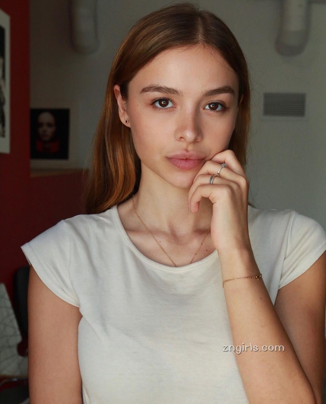 鬼妹版宇都宫Sophie Mudd，超强劲事业线晃动到头晕
