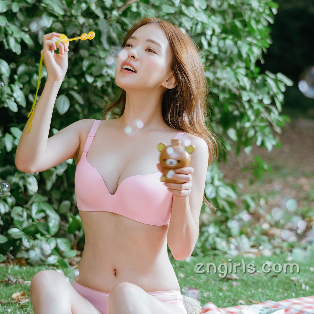 南韩超人气网红Ha Neul 初成熟的内衣模特儿
