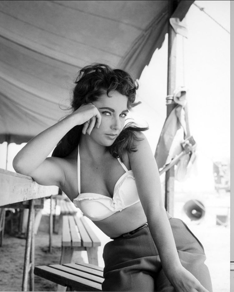 Camilla Belle 美巴混血美女IG生活照
