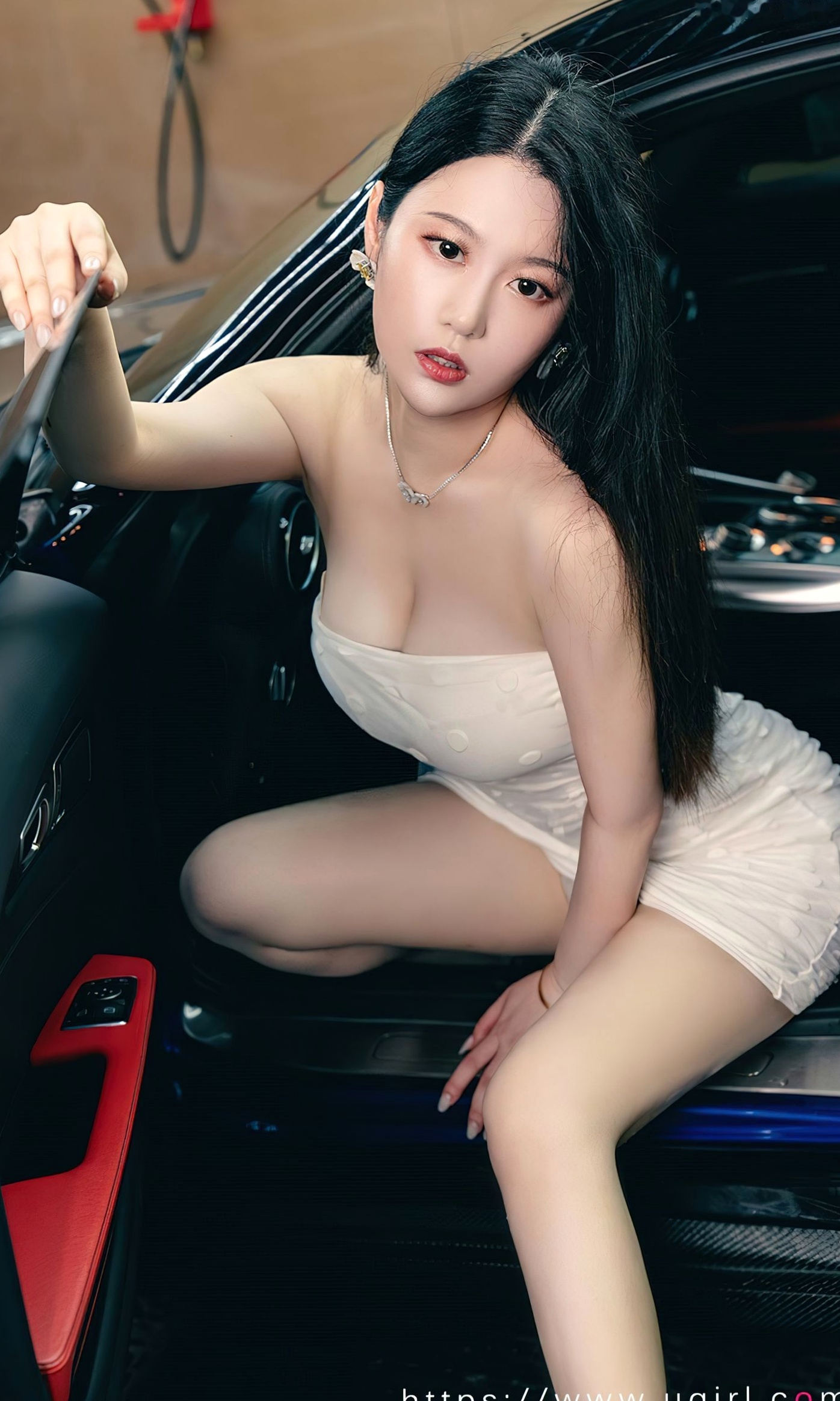 Gallery - UGirlsApp尤果圈 - Chiness Model 爱尤物 - Love Beauty -2655-钟晴-《借你怀抱》白色抹胸裙豪车性感私房写真爱尤物 - Love Beauty 性感尤物尤果网 - Chiness Model 女神私房照 钟晴女神私房照_秀色女神 - image 16