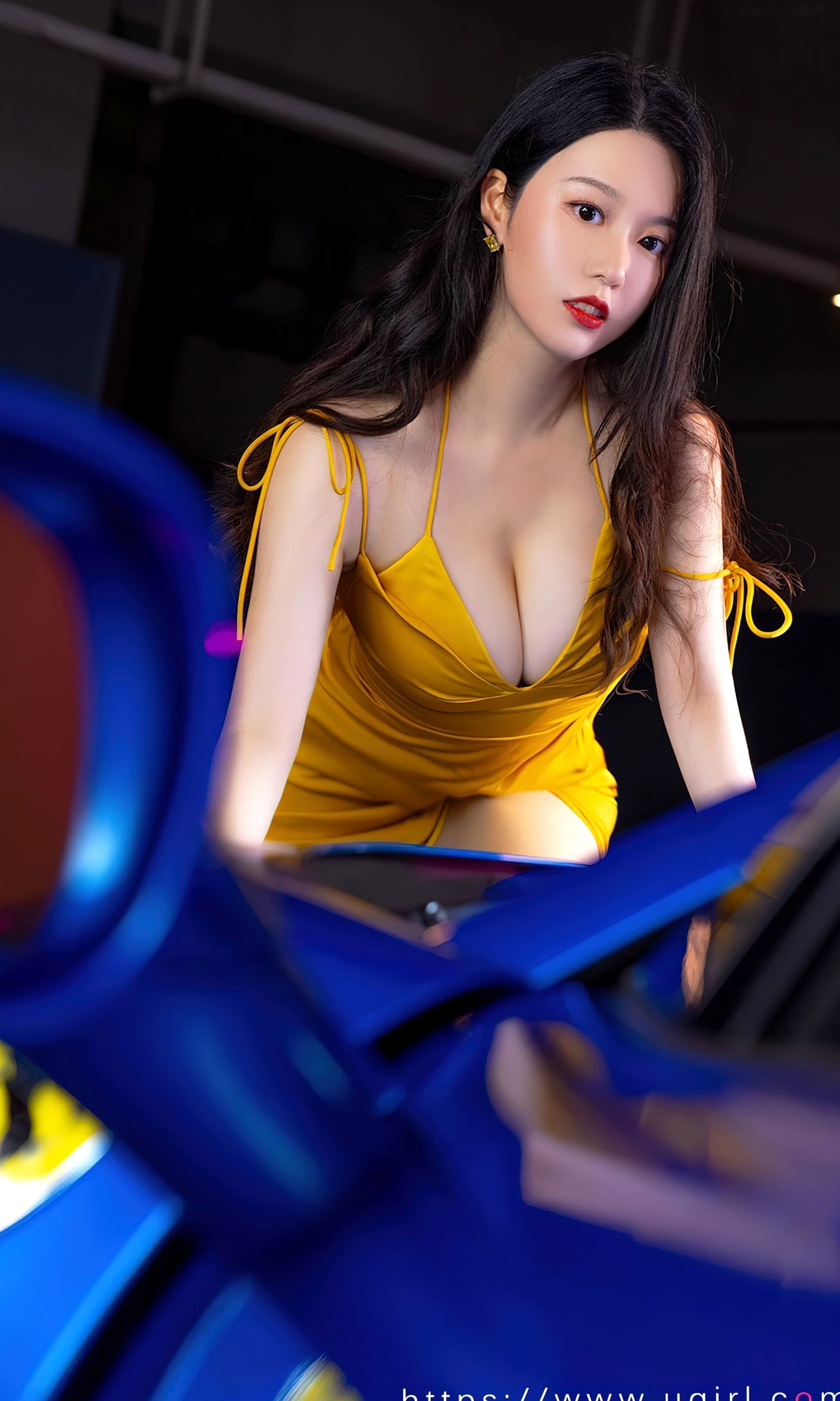 Gallery - UGirlsApp尤果圈 - Chiness Model -2651-钟晴《完美邂逅》：黄色吊带短裙车模大片，豪车跑车女神秀性感身材与撩人美腿爱尤物 - Love Beauty 性感诱惑尤物美腿尤果网 - Chiness Model  钟晴女神私房照_秀色女神 - image 4