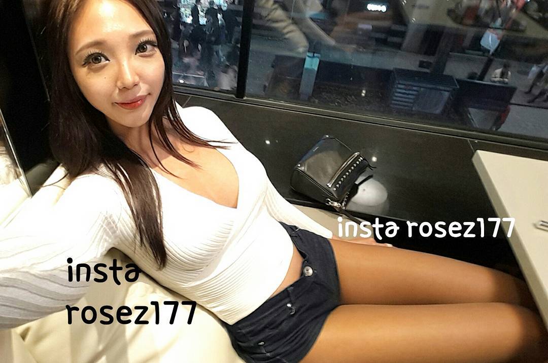 Rosez177- 奶香四溢的韩国正妹私房照