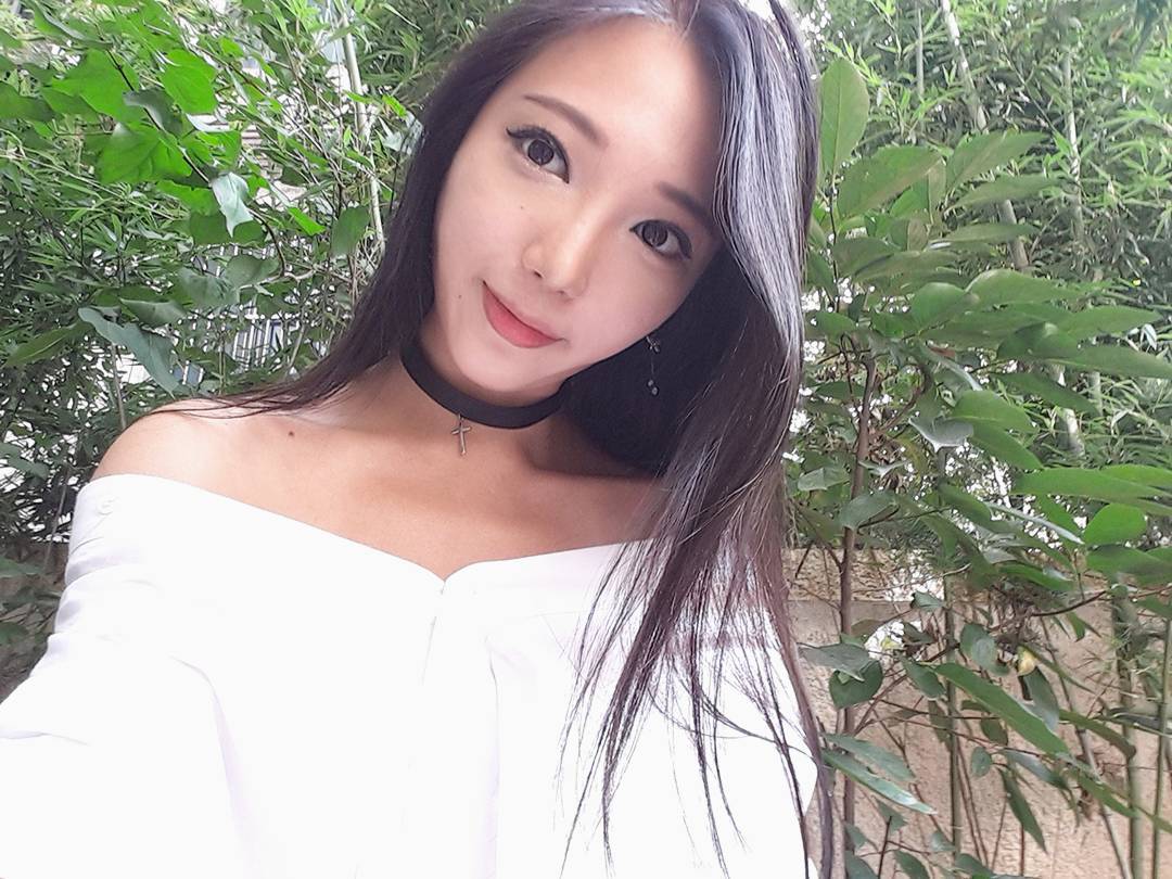 Rosez177- 奶香四溢的韩国正妹私房照