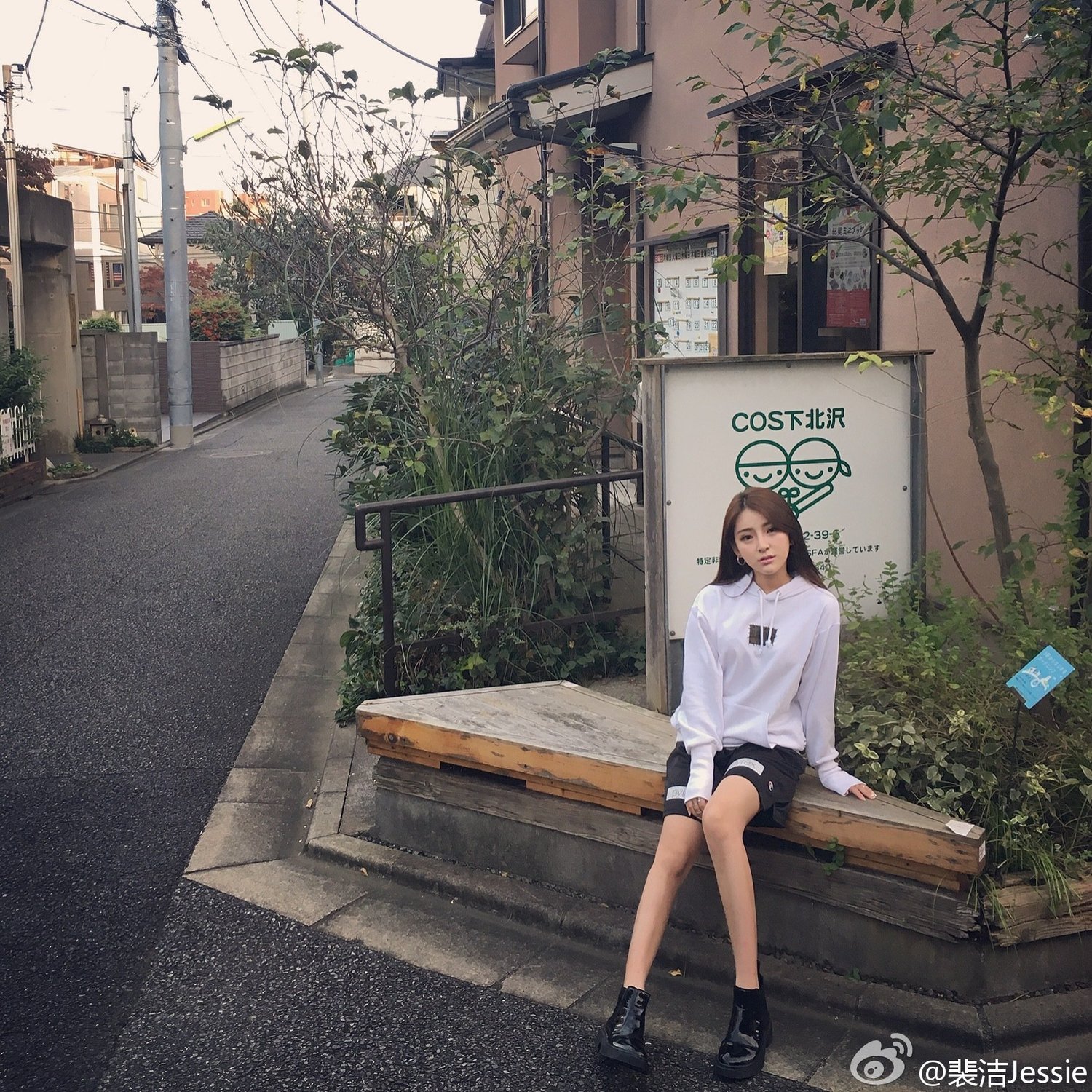 裴洁Jessie- 人气SG养眼私房写真