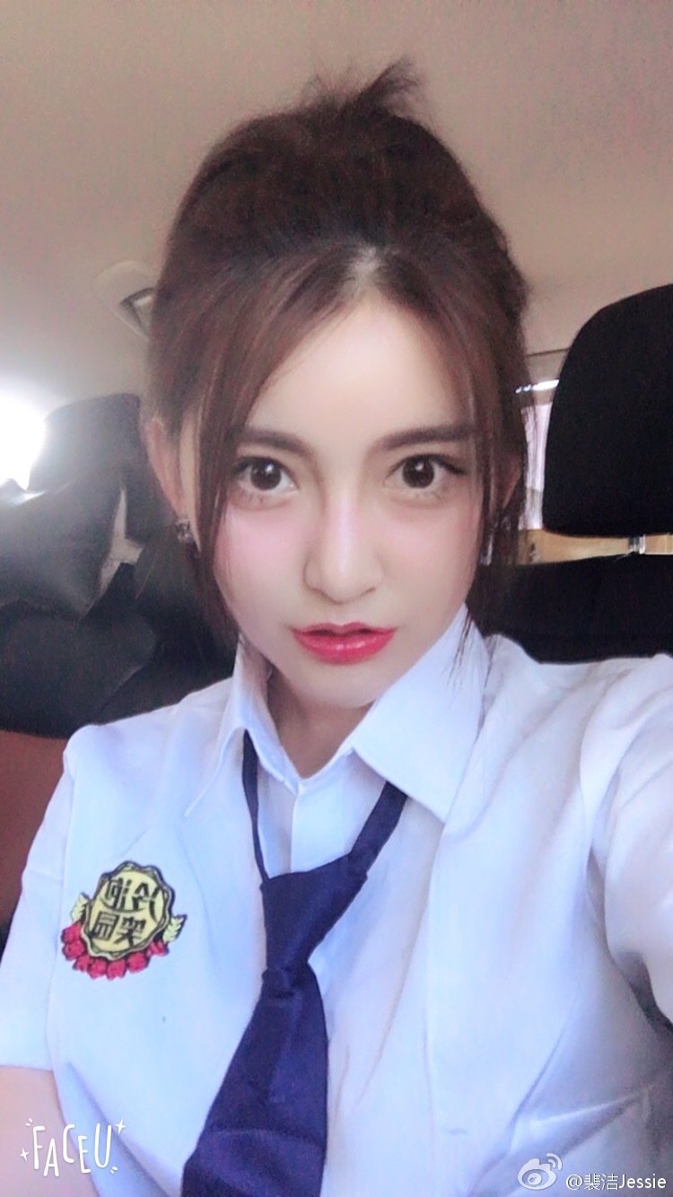 裴洁Jessie- 人气SG养眼私房写真