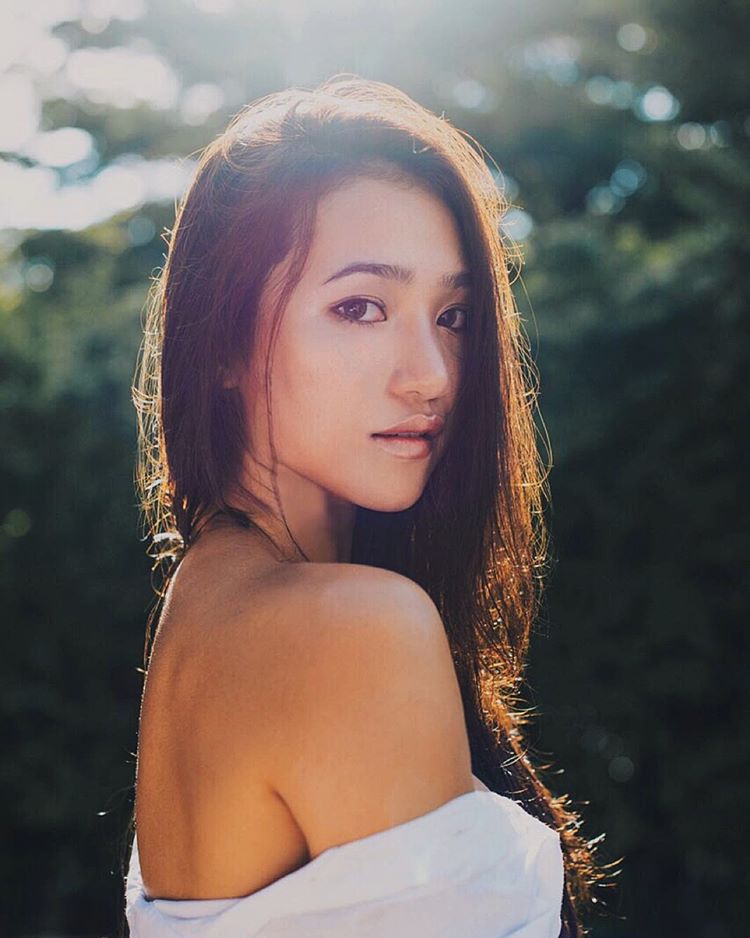 Kat Ingkarat- 阳光肤色与Q型美臀