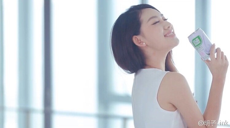 李明子- 珠江形象大使微博私房照