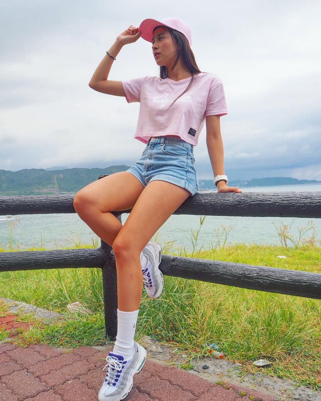 Julie忻怡- 中泰混血儿~超正的台湾正妹