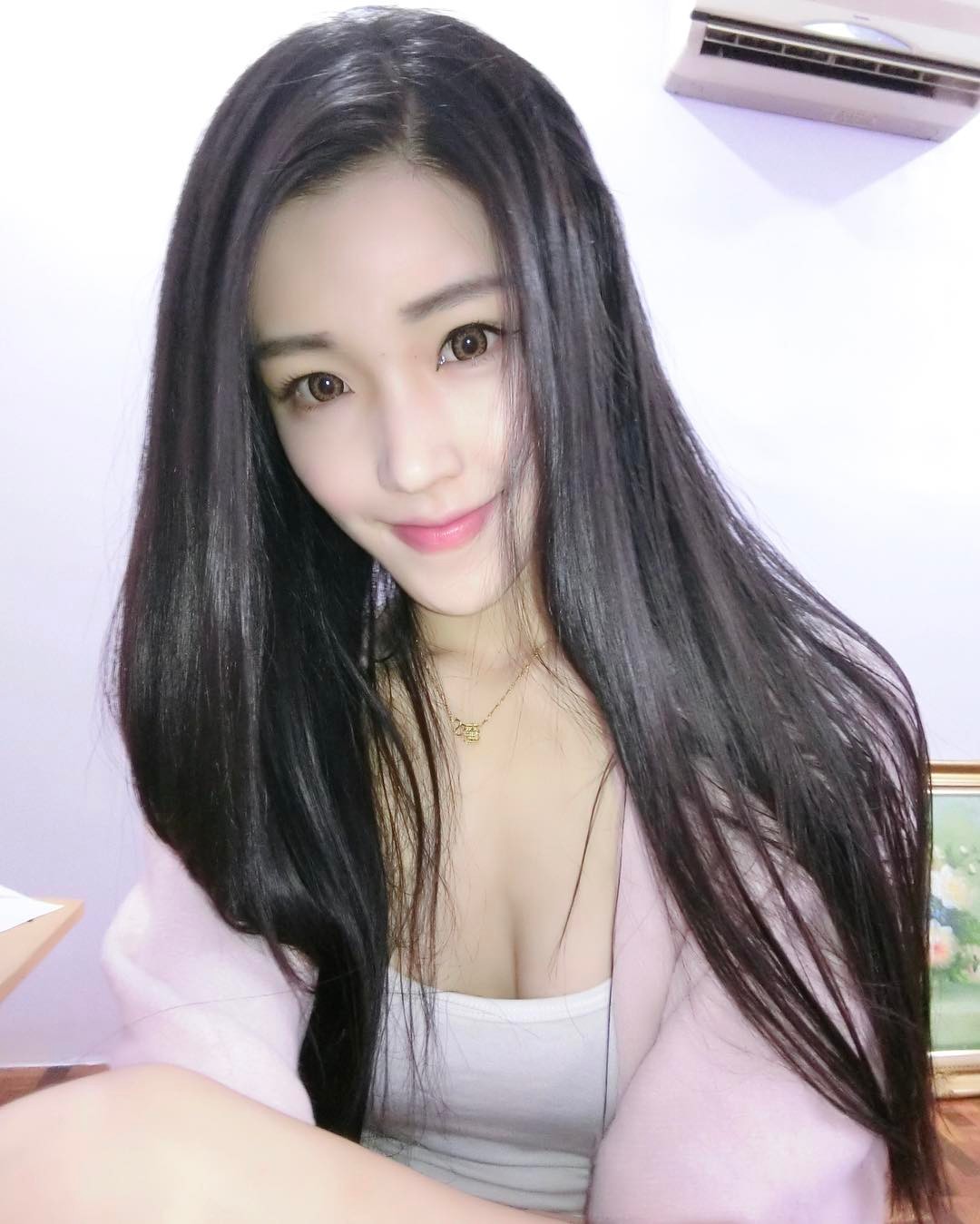Ivy Kuang- 甜死人的治愈笑容