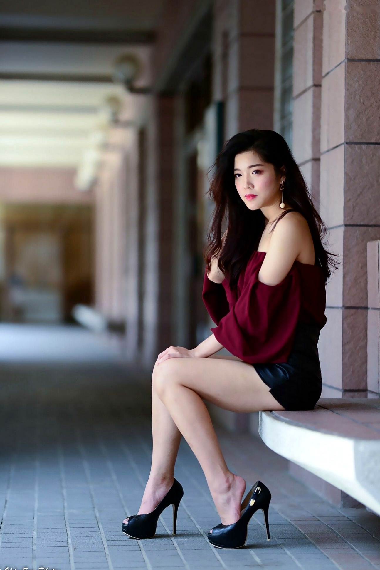 Gallery - 台湾正妹孙莎莎高美馆户外性感写真，优雅露肩装展现清新气质与迷人曲线台湾户外气质清纯性感 孙瑜莎莎女神私房照_秀色女神 - image 20