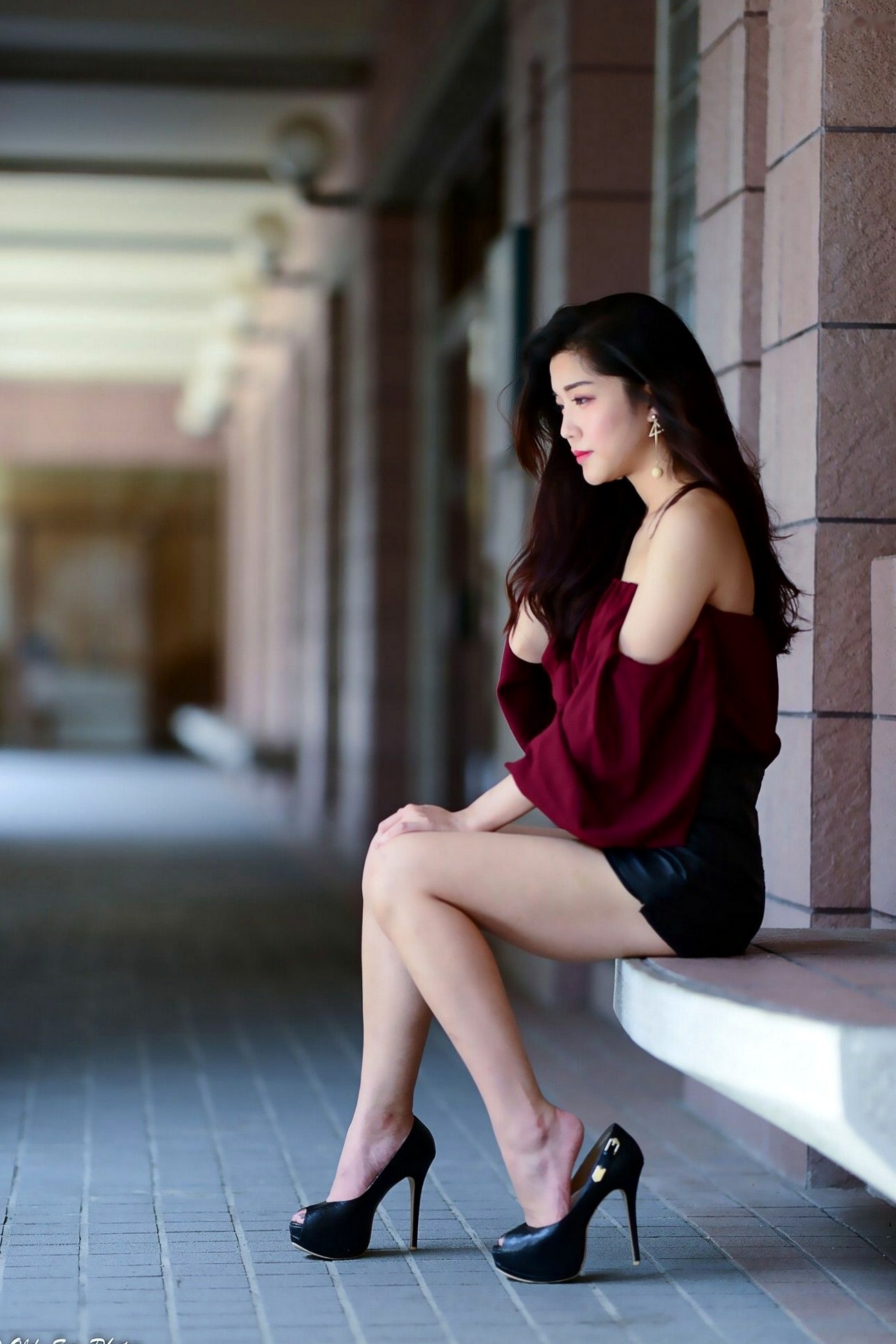 Gallery - 台湾正妹孙莎莎高美馆户外性感写真，优雅露肩装展现清新气质与迷人曲线台湾户外气质清纯性感 孙瑜莎莎女神私房照_秀色女神 - image 21