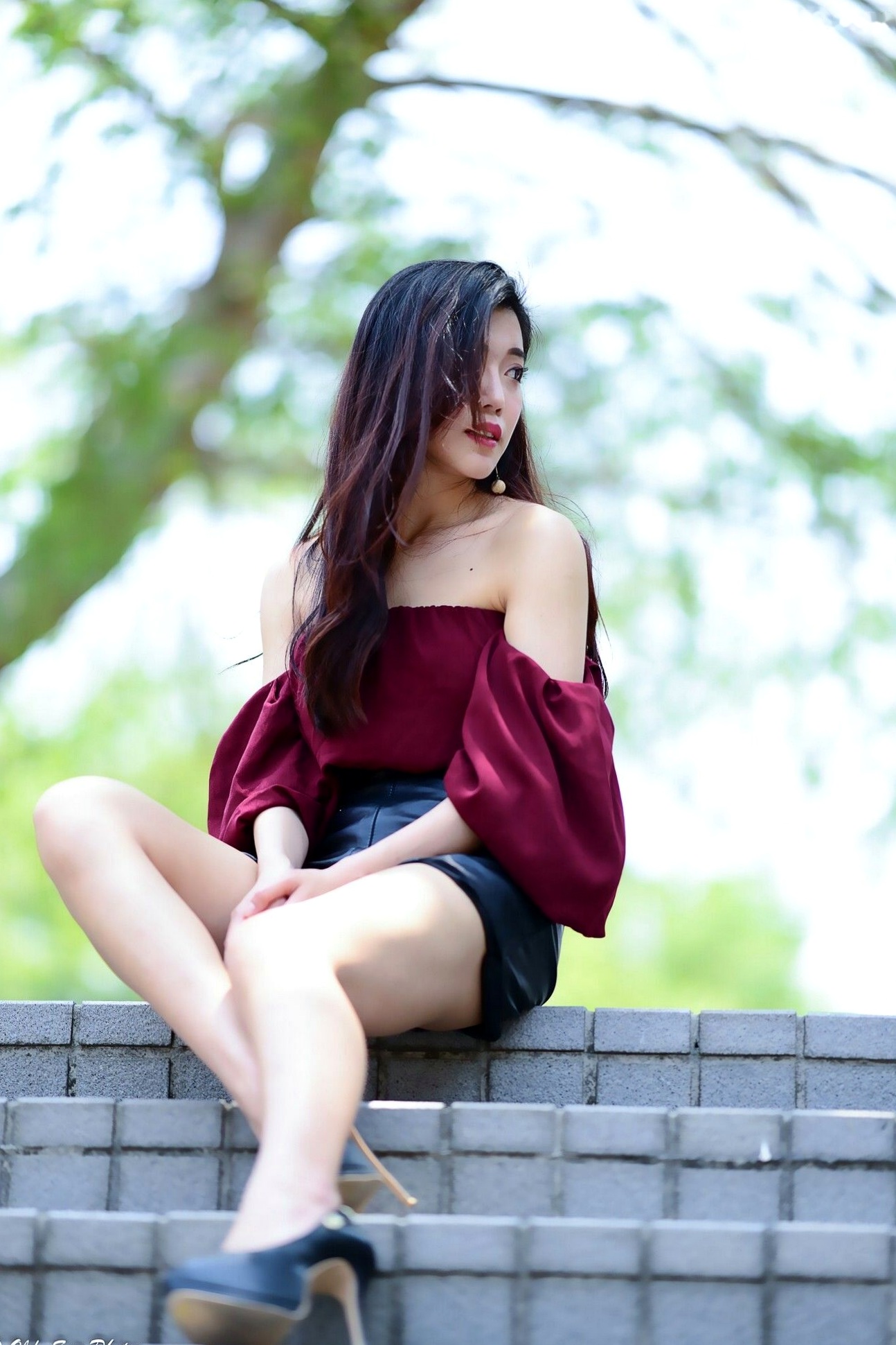 Gallery - 台湾正妹孙莎莎高美馆户外性感写真，优雅露肩装展现清新气质与迷人曲线台湾户外气质清纯性感 孙瑜莎莎女神私房照_秀色女神 - image 27