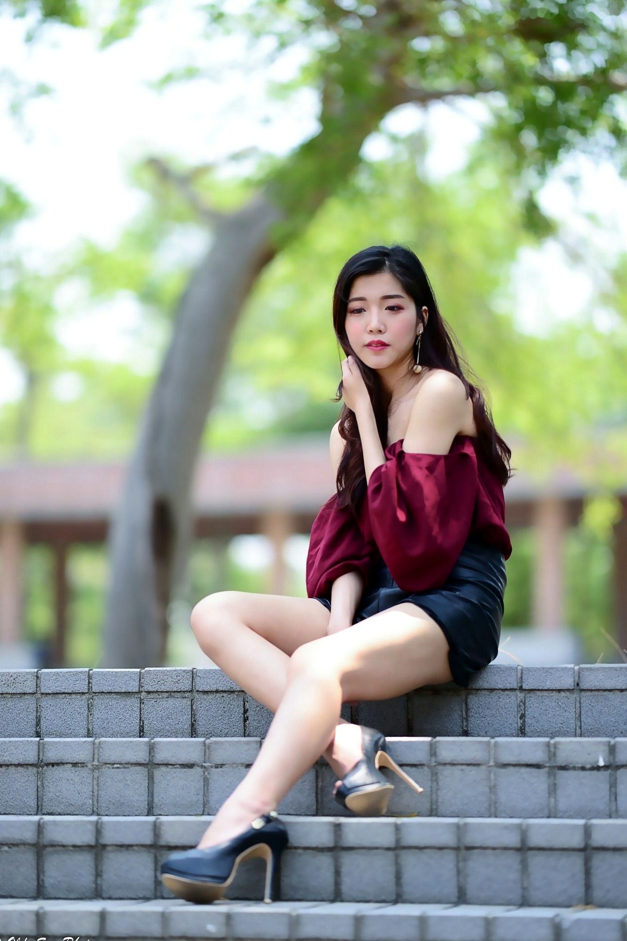 Gallery - 台湾正妹孙莎莎高美馆户外性感写真，优雅露肩装展现清新气质与迷人曲线台湾户外气质清纯性感 孙瑜莎莎女神私房照_秀色女神 - image 29