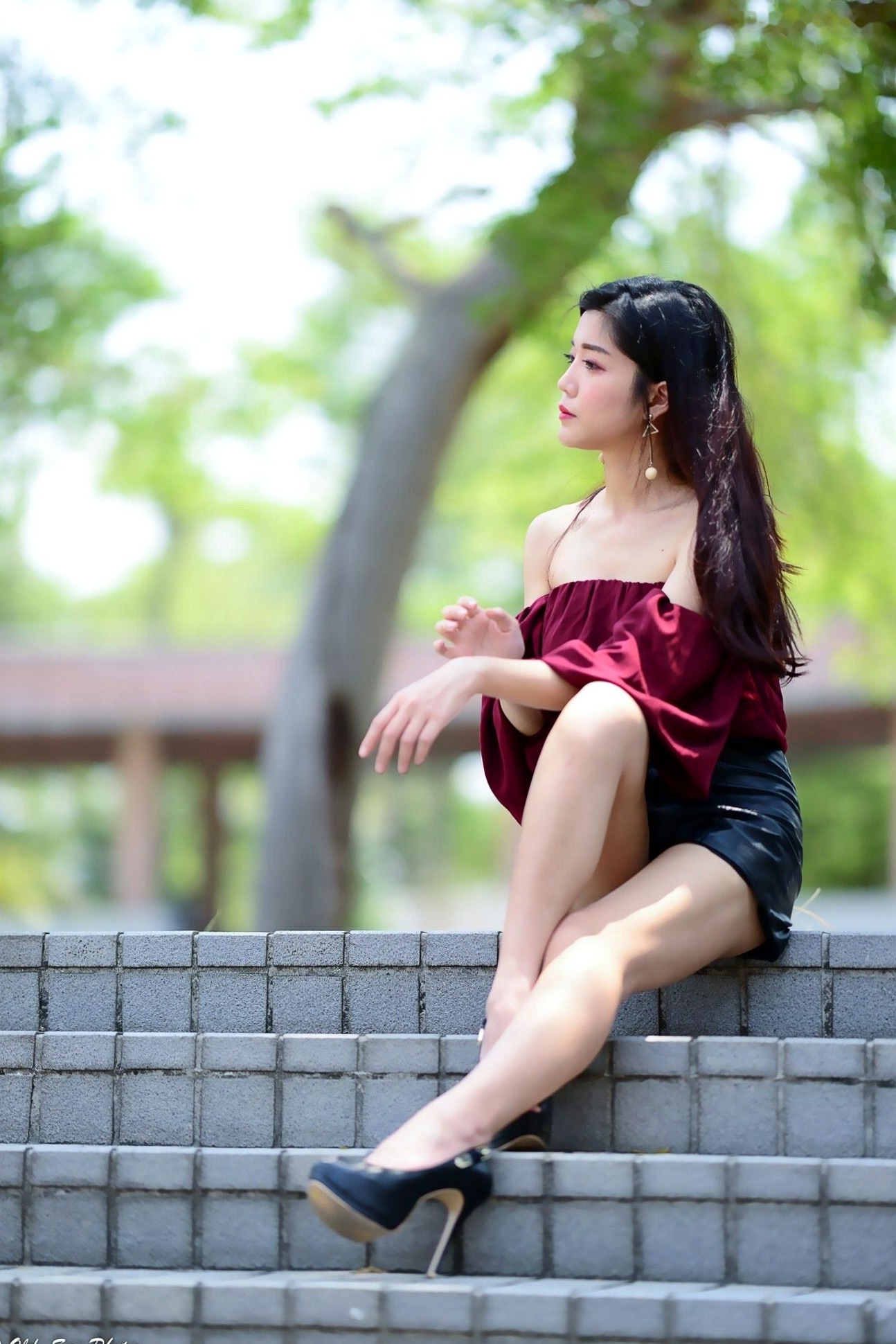 Gallery - 台湾正妹孙莎莎高美馆户外性感写真，优雅露肩装展现清新气质与迷人曲线台湾户外气质清纯性感 孙瑜莎莎女神私房照_秀色女神 - image 32