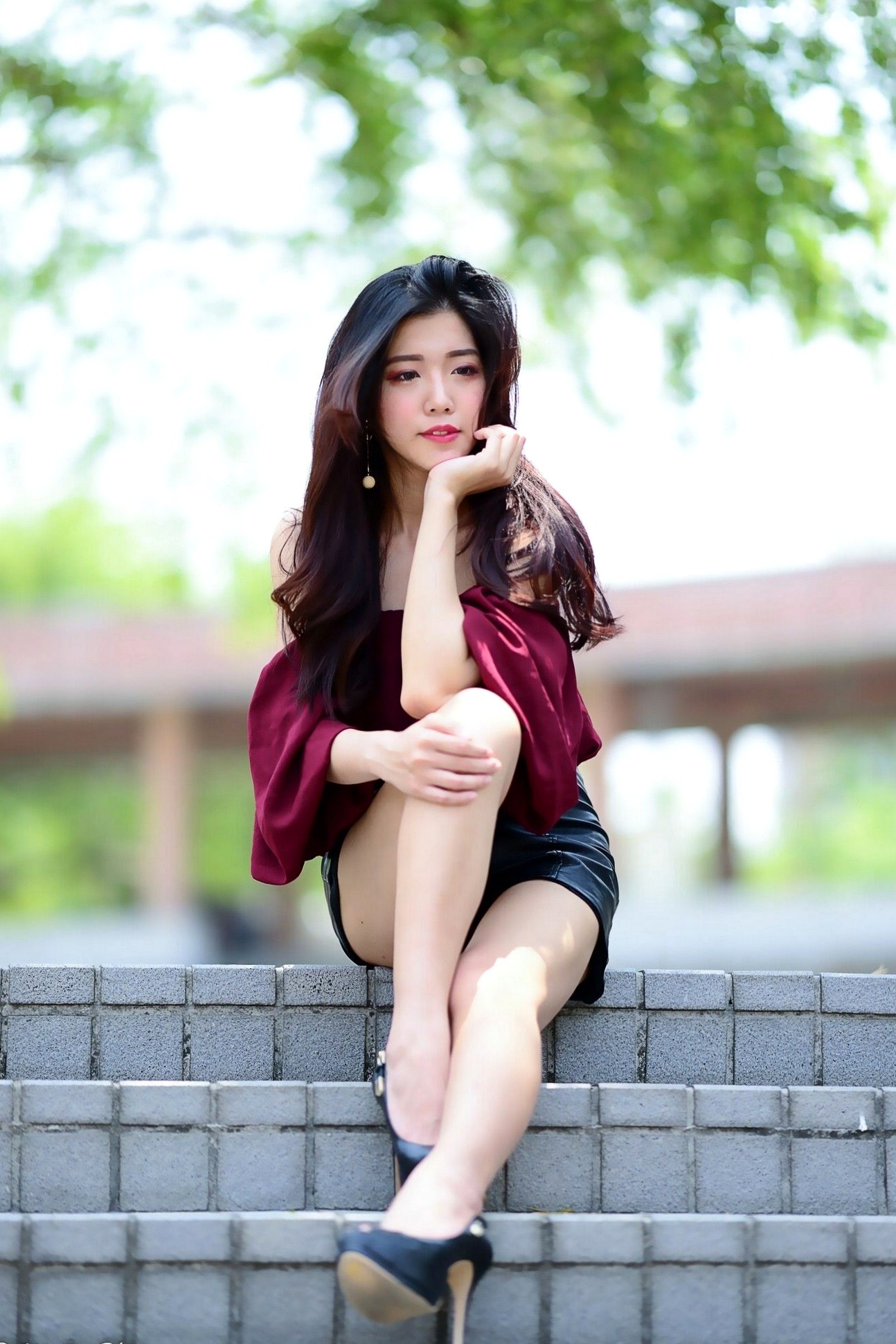 Gallery - 台湾正妹孙莎莎高美馆户外性感写真，优雅露肩装展现清新气质与迷人曲线台湾户外气质清纯性感 孙瑜莎莎女神私房照_秀色女神 - image 36