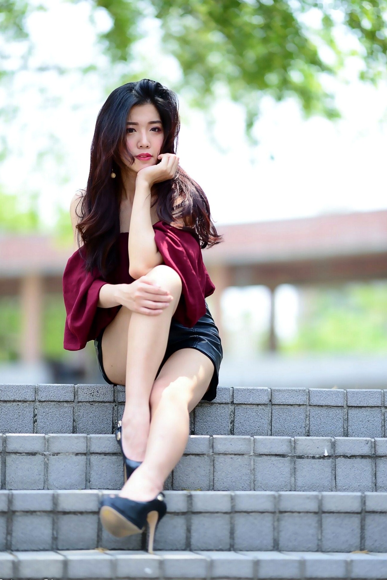 Gallery - 台湾正妹孙莎莎高美馆户外性感写真，优雅露肩装展现清新气质与迷人曲线台湾户外气质清纯性感 孙瑜莎莎女神私房照_秀色女神 - image 37