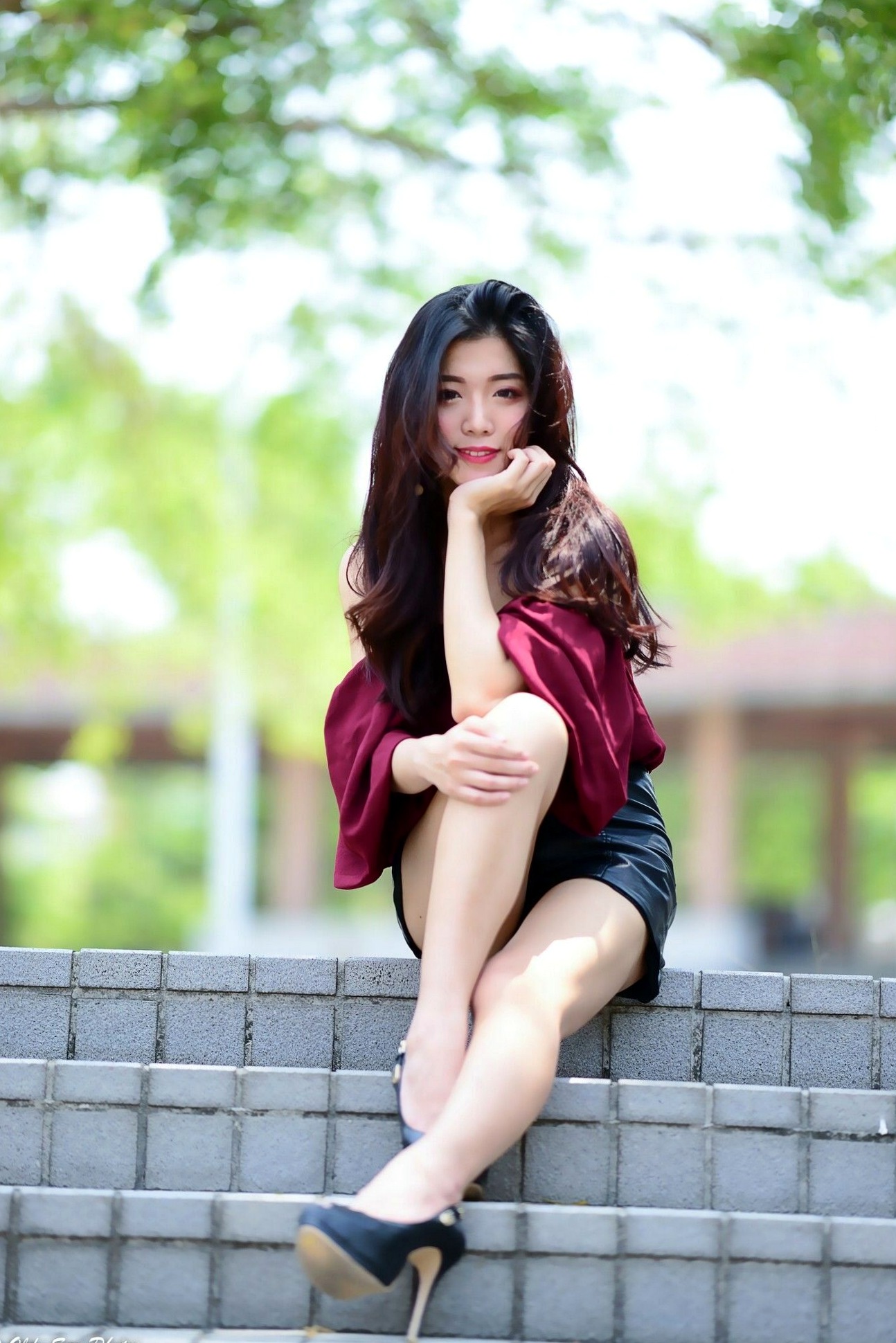 Gallery - 台湾正妹孙莎莎高美馆户外性感写真，优雅露肩装展现清新气质与迷人曲线台湾户外气质清纯性感 孙瑜莎莎女神私房照_秀色女神 - image 43