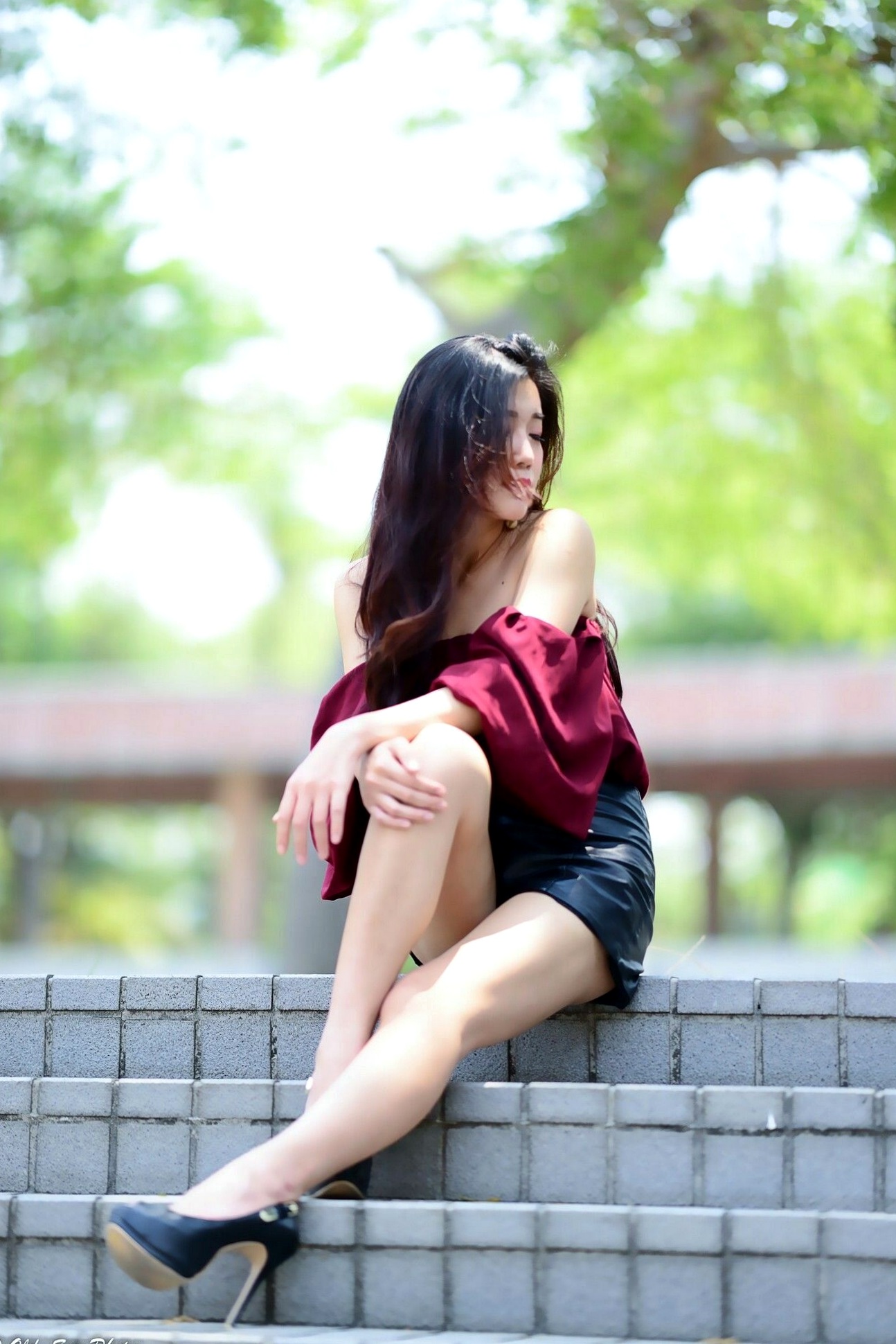 Gallery - 台湾正妹孙莎莎高美馆户外性感写真，优雅露肩装展现清新气质与迷人曲线台湾户外气质清纯性感 孙瑜莎莎女神私房照_秀色女神 - image 44