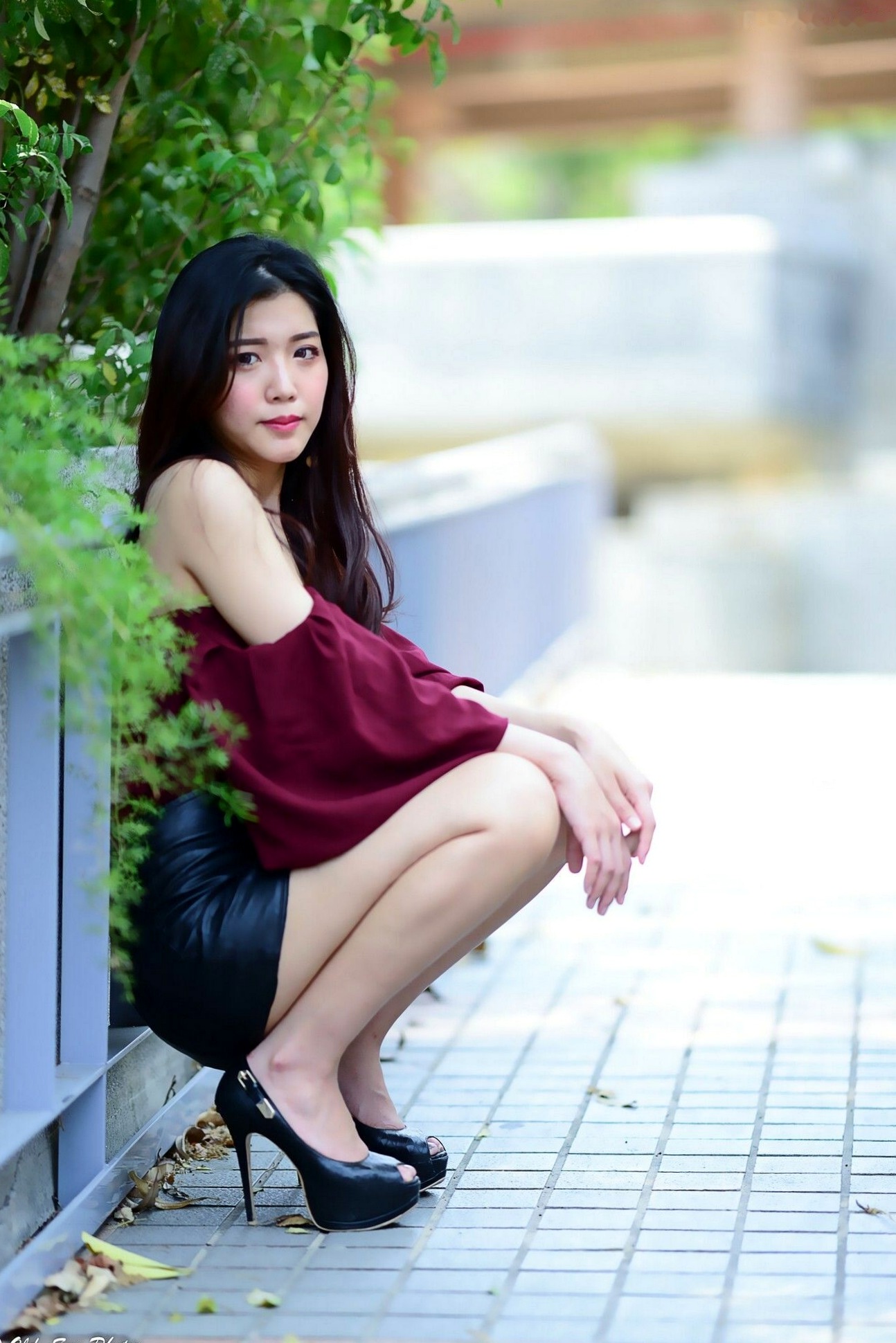 Gallery - 台湾正妹孙莎莎高美馆户外性感写真，优雅露肩装展现清新气质与迷人曲线台湾户外气质清纯性感 孙瑜莎莎女神私房照_秀色女神 - image 56