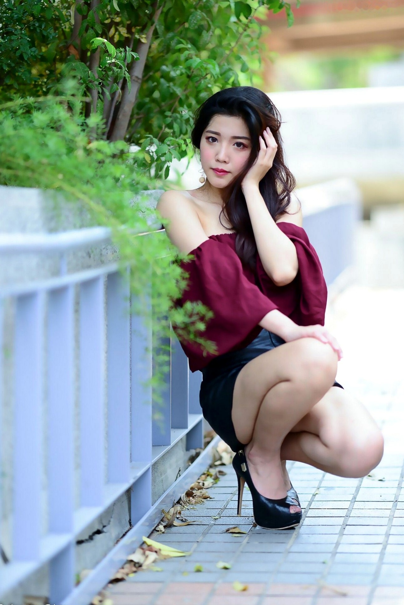 Gallery - 台湾正妹孙莎莎高美馆户外性感写真，优雅露肩装展现清新气质与迷人曲线台湾户外气质清纯性感 孙瑜莎莎女神私房照_秀色女神 - image 60