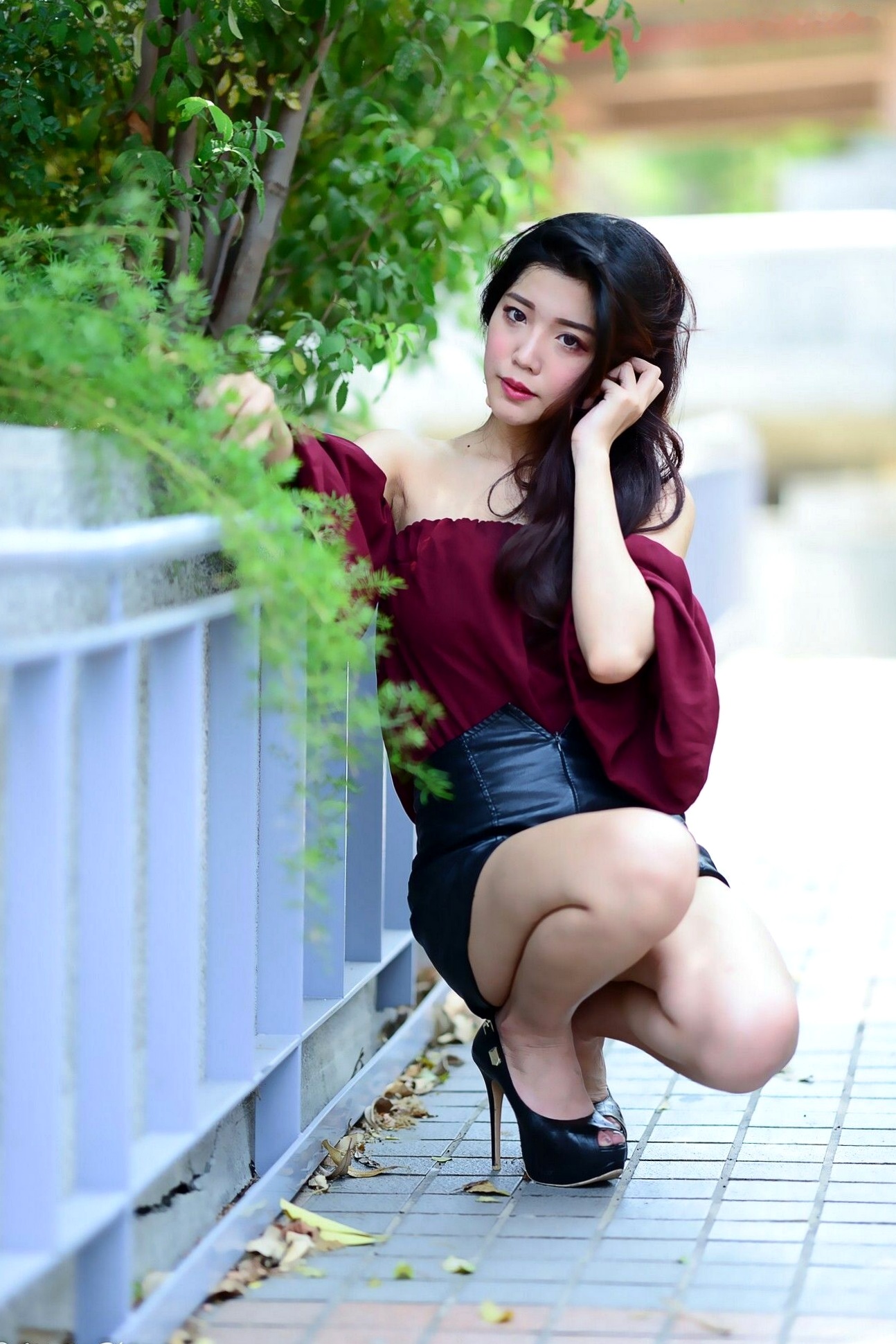 Gallery - 台湾正妹孙莎莎高美馆户外性感写真，优雅露肩装展现清新气质与迷人曲线台湾户外气质清纯性感 孙瑜莎莎女神私房照_秀色女神 - image 62