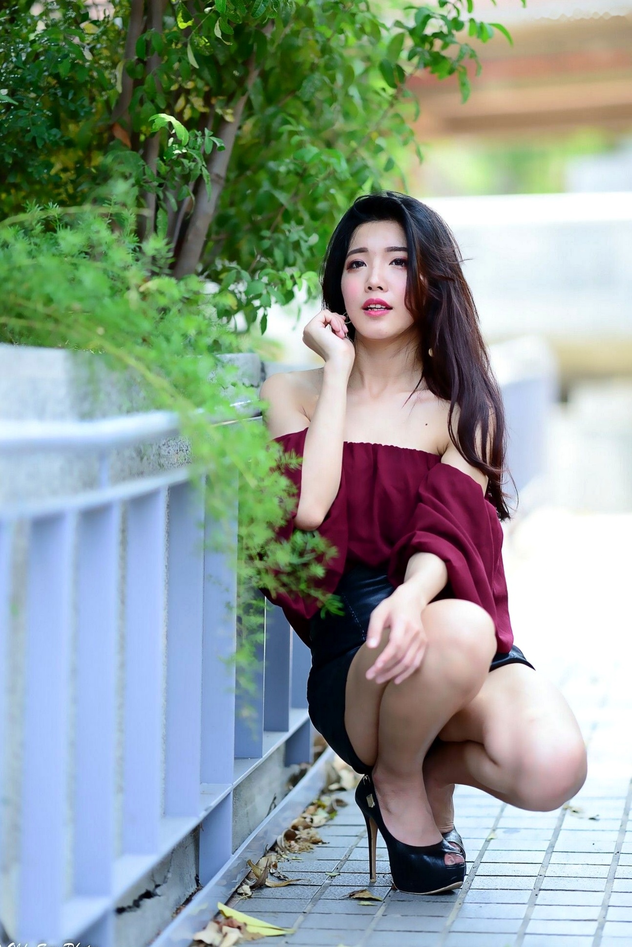 Gallery - 台湾正妹孙莎莎高美馆户外性感写真，优雅露肩装展现清新气质与迷人曲线台湾户外气质清纯性感 孙瑜莎莎女神私房照_秀色女神 - image 63