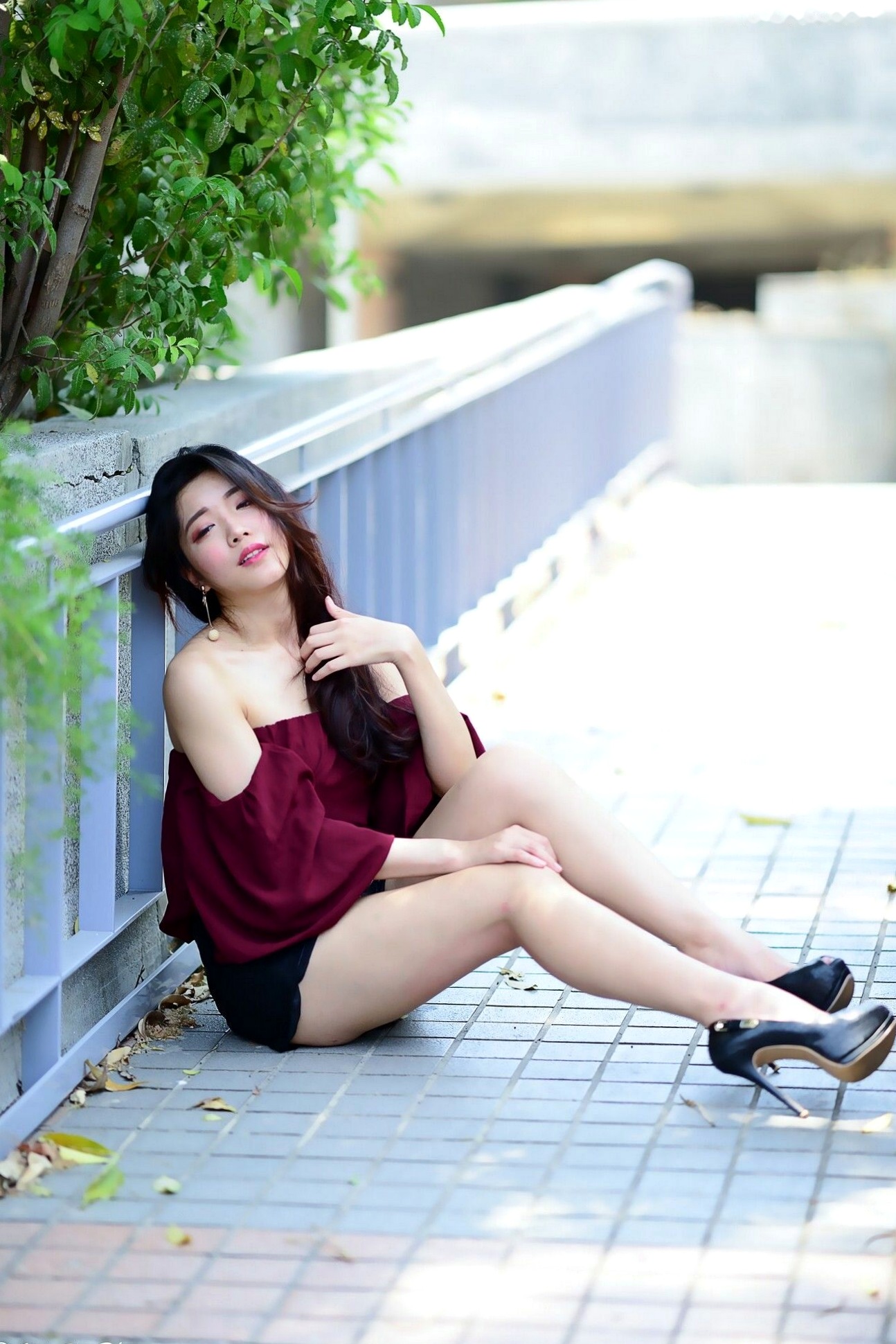 Gallery - 台湾正妹孙莎莎高美馆户外性感写真，优雅露肩装展现清新气质与迷人曲线台湾户外气质清纯性感 孙瑜莎莎女神私房照_秀色女神 - image 72