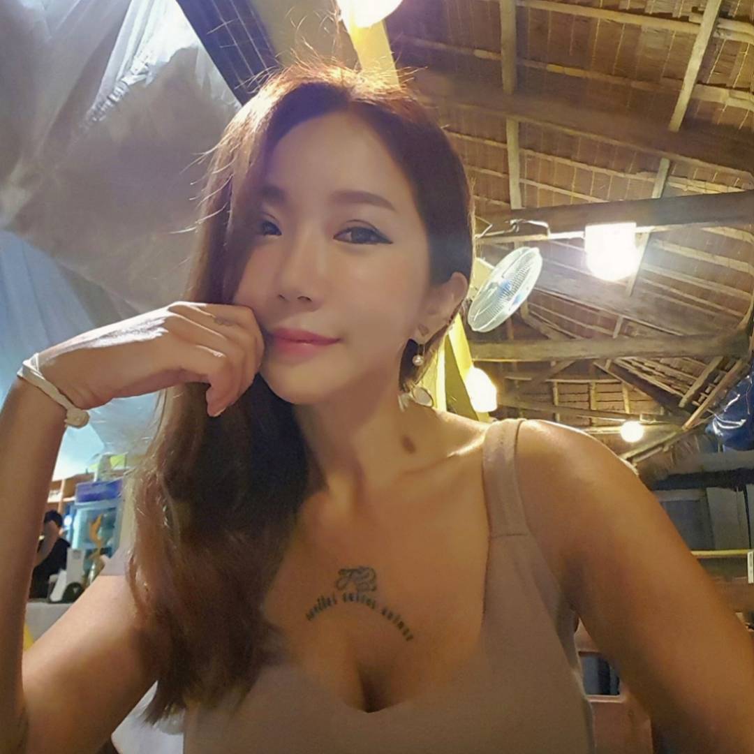 이승희- 小阿姨八字奶实在诱人