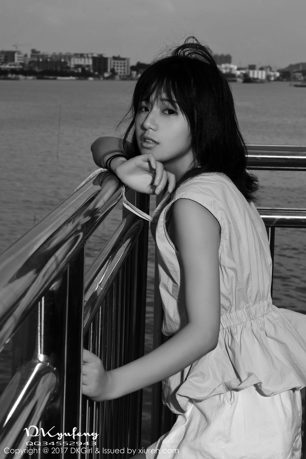 童颜美女仓井优香 户外露出江边场景