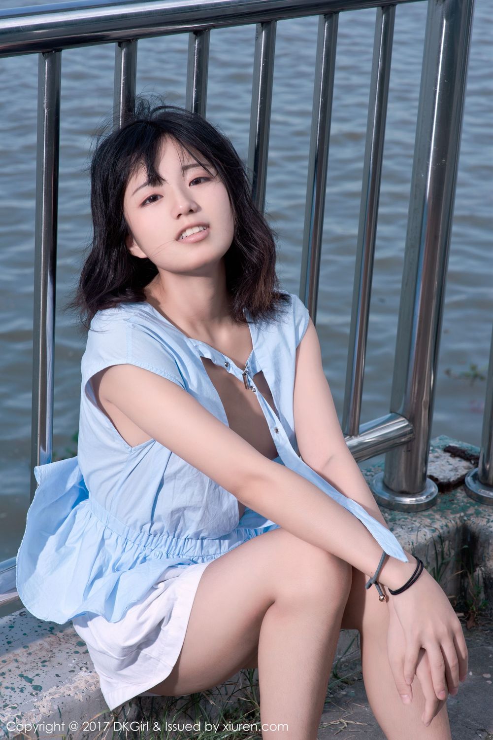 童颜美女仓井优香 户外露出江边场景