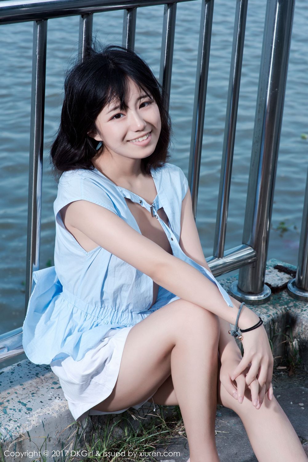 童颜美女仓井优香 户外露出江边场景