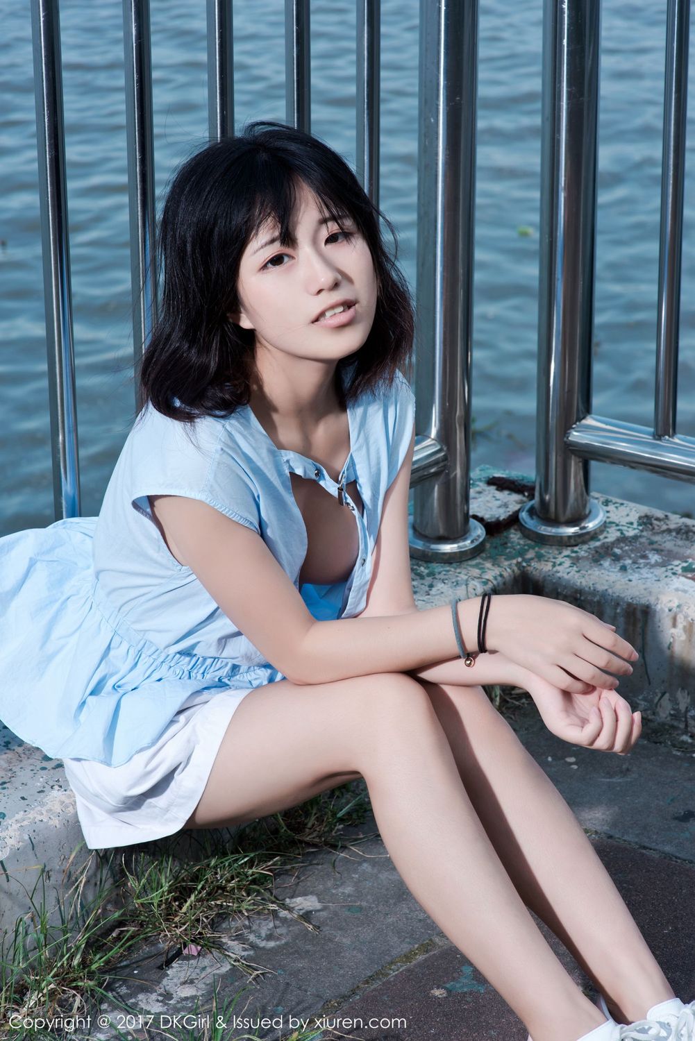 童颜美女仓井优香 户外露出江边场景