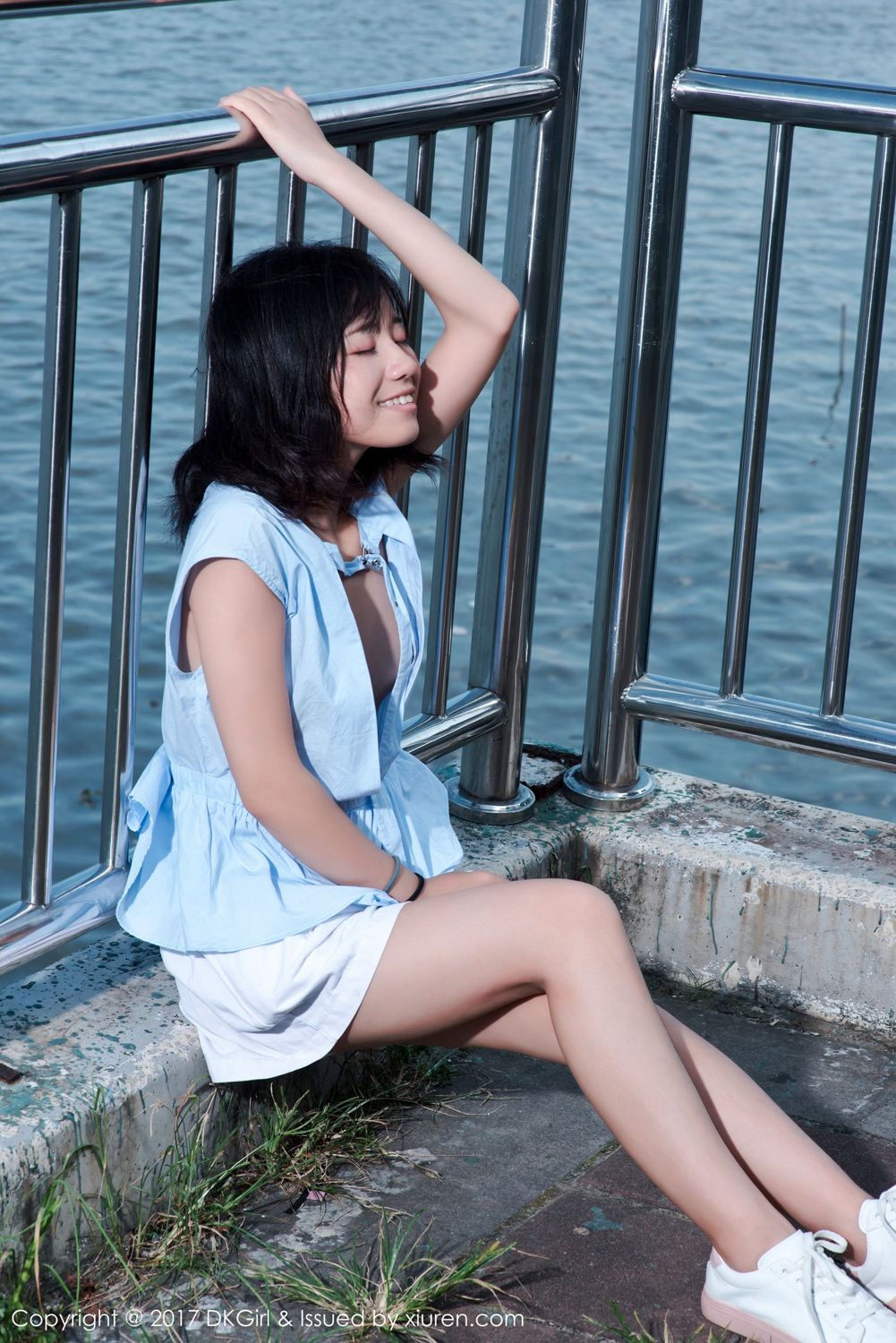 童颜美女仓井优香 户外露出江边场景
