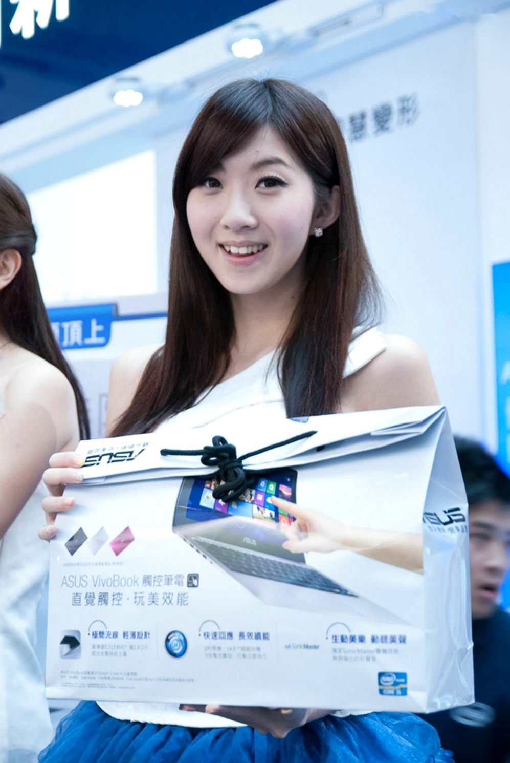 Gallery - 台湾模特 - model安琪：电子数码会展现场清纯靓丽展会模特 - model高清图集台湾气质清纯清新女神 Angel Wang女神私房照_秀色女神 - image 1