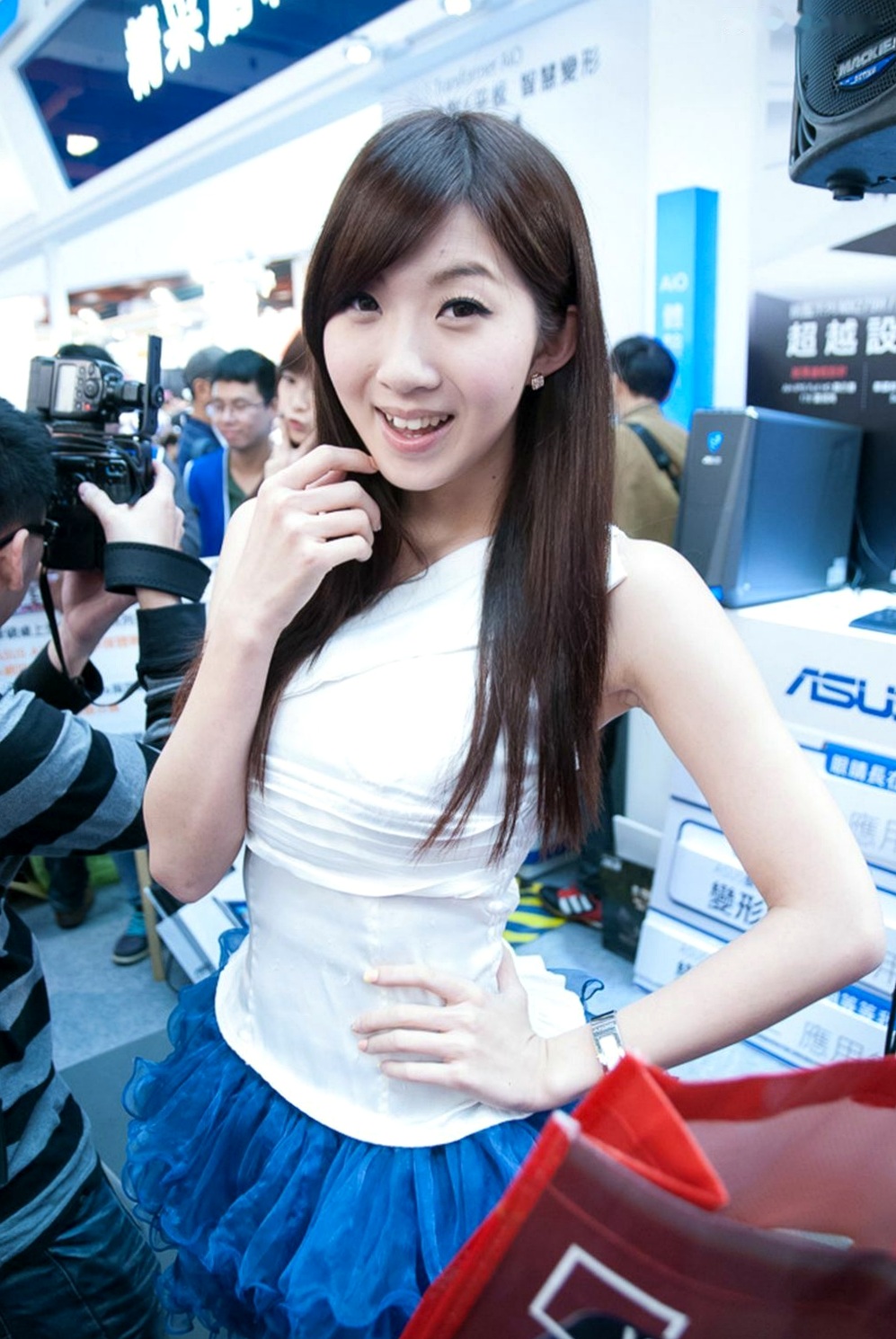 Gallery - 台湾模特 - model安琪：电子数码会展现场清纯靓丽展会模特 - model高清图集台湾气质清纯清新女神 Angel Wang女神私房照_秀色女神 - image 17