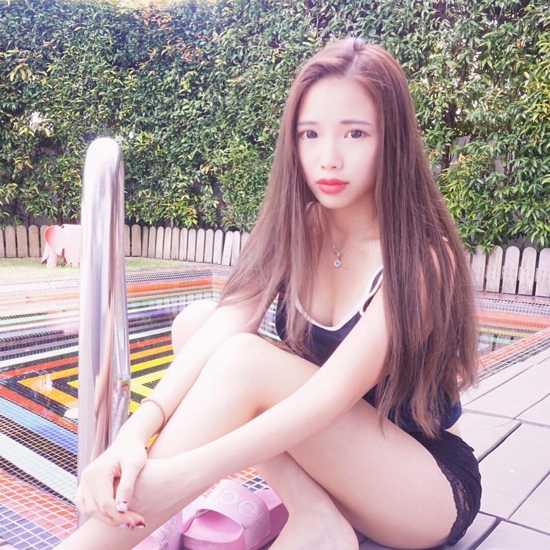 蓝星蕾Amber Na- 身形娇小却饱满的新加坡小妹