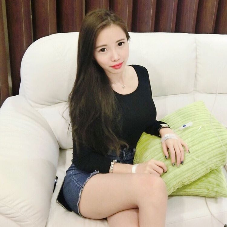 蓝星蕾Amber Na- 身形娇小却饱满的新加坡小妹