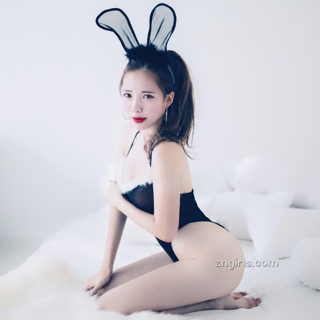 性感DJ蓝丽玲火辣刷盘 台下听众嗨翻天花板