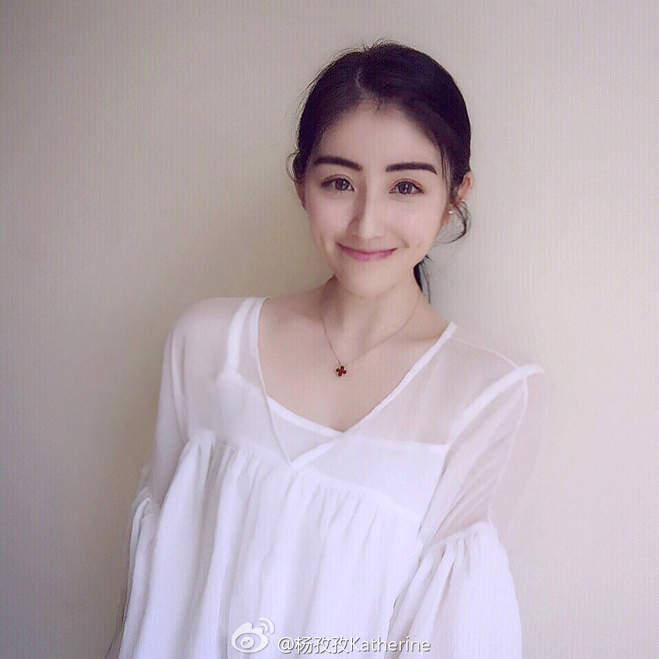 杨甜甜- 气质甜姐儿私房美图
