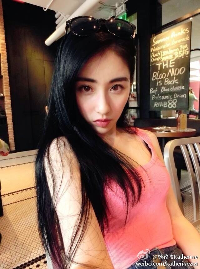 杨甜甜- 气质甜姐儿私房美图