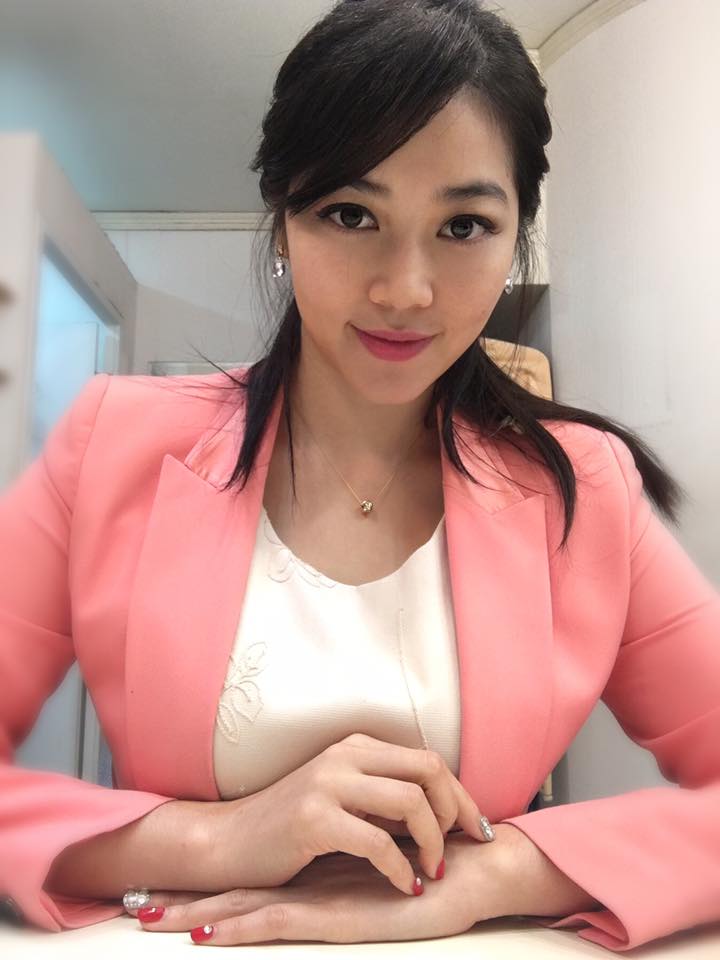 刘方慈- 台湾人气主播FB私房照