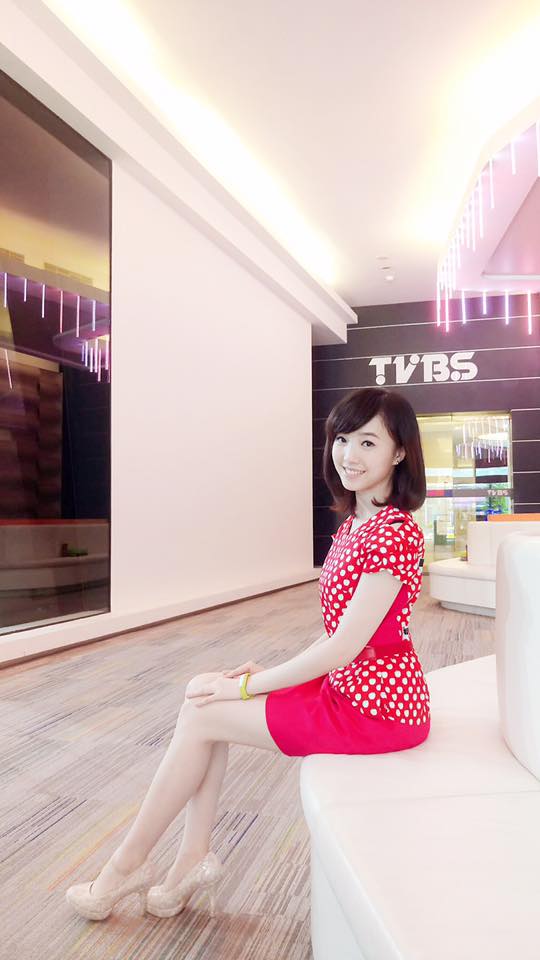 蔡宜静- TVBS人气女主播FB私房照