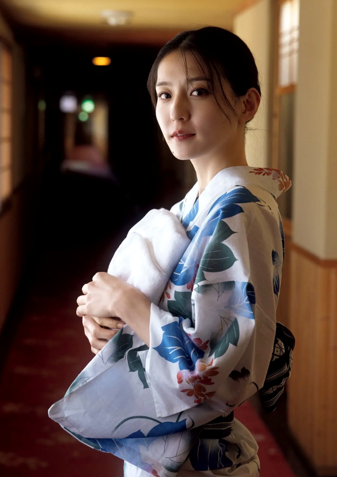 宮原華音 - K.O～kanon origin～ [111P] 日本女神户外比基尼与居家私房写真
