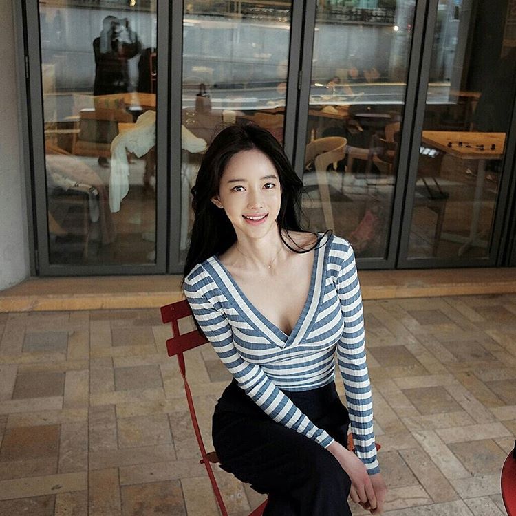 Ban Seo Jin- 南韩超正美腿模特儿