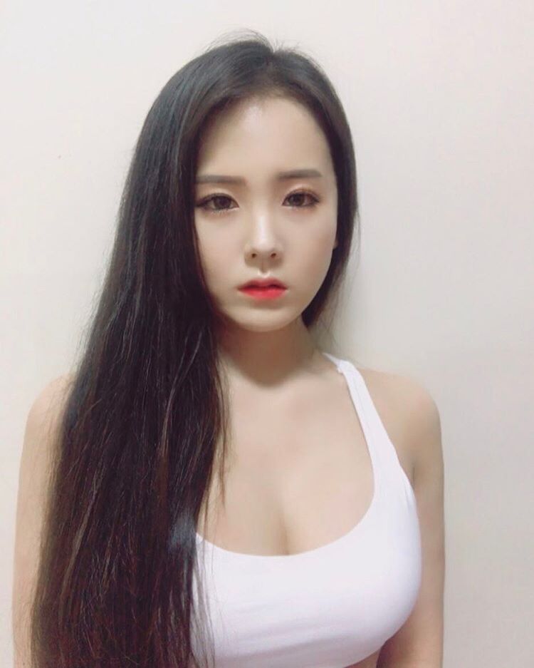 池仁月(지인월)- 萌气十足的奶牛妹子