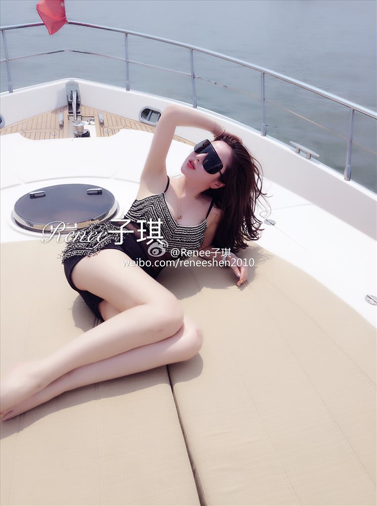 Renee子琪- 微博时尚自拍美照