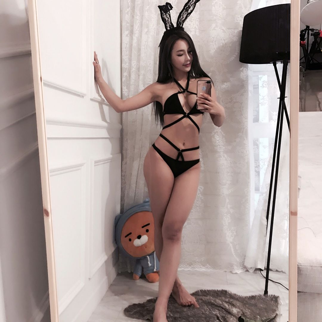 李智娜(이지나)- 韩国比基尼模特IG私房写真